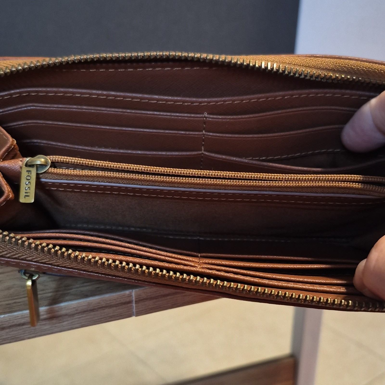 Fossil Brown Solid Zip-Around Wristlet Wallet Credit Card Slots Folding