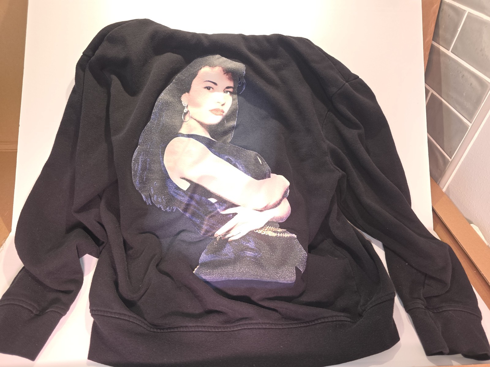Selena Black Pullover Hoodie Men’s M Graphic Logo Print Drawstring Pockets