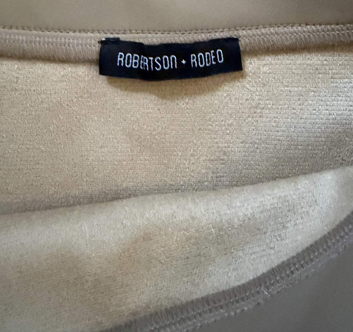 Roberson Rodeo Women’s Size Small 100″ Vegan Leather Tan Mini Skirt