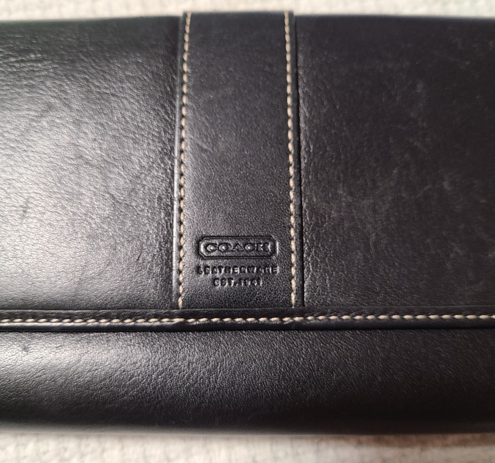 Coach Tri-Fold Snap Closure Zipper Pocket Wallet Glove-like Leather 7.75″x4.5″