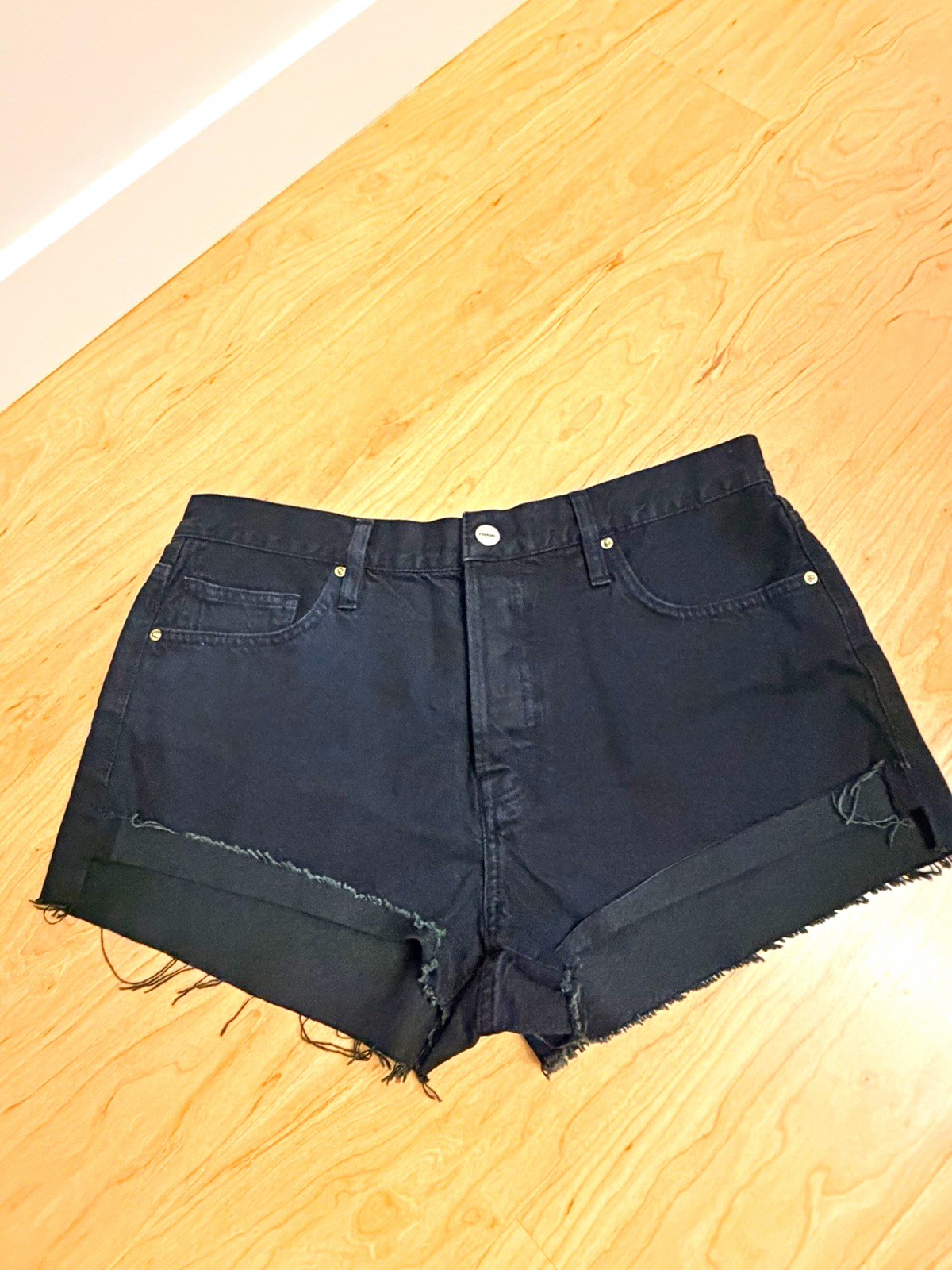 FRAME Women’s Black High Rise Denim Cutoff Frayed Shorts 28 5-Pocket Button