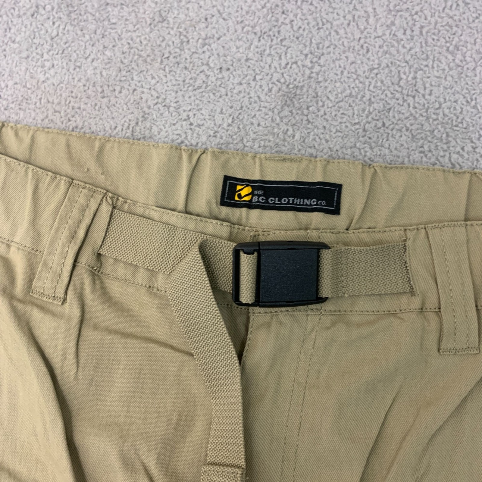 NWOT The B.C. Clothing Co. Men’s XL x 32 Beige Convertible Cargo Pants