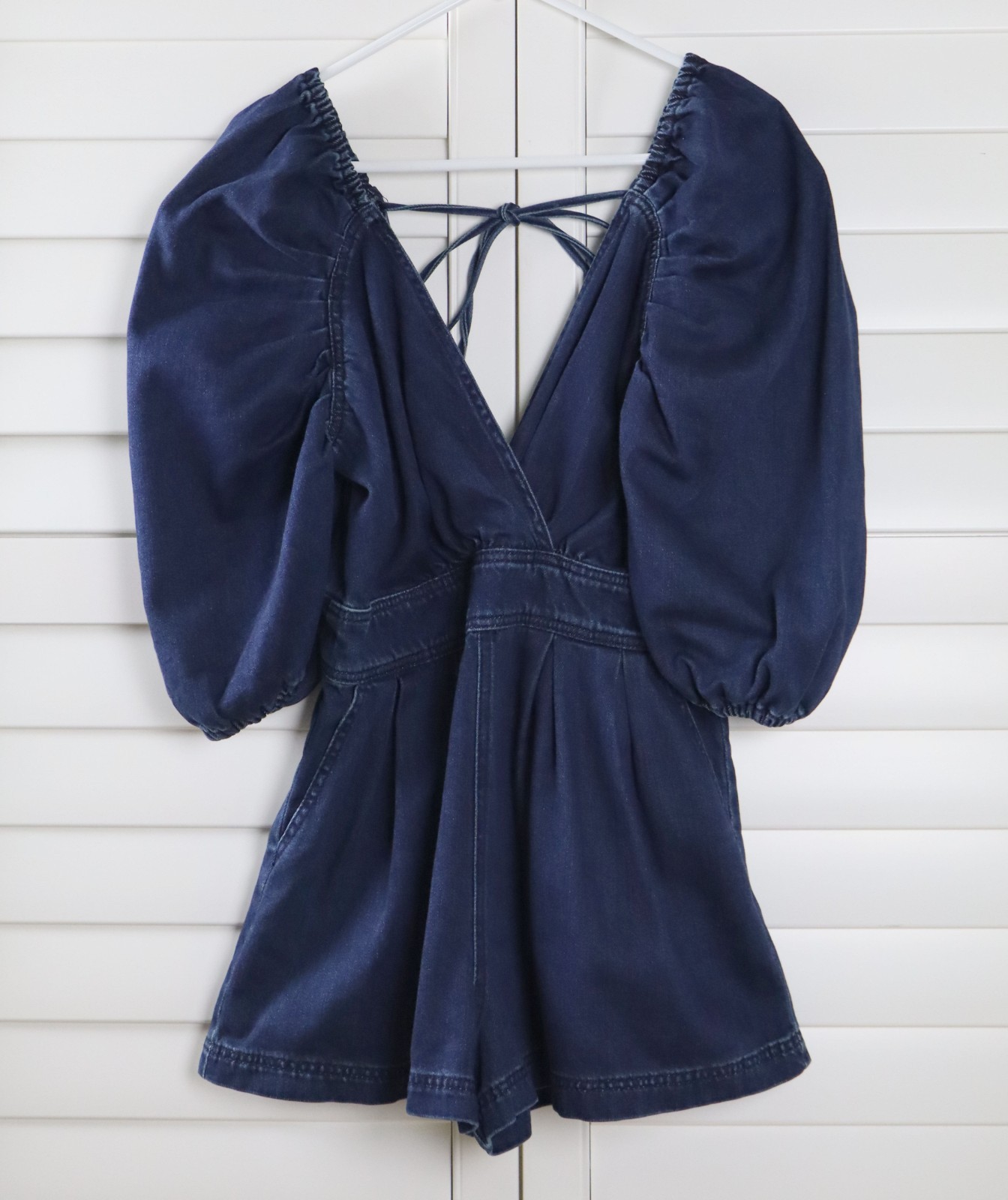 FREE PEOPLE NEW $168 Greta Denim Pleated Puff Sleeve Surplice Romper Size 6