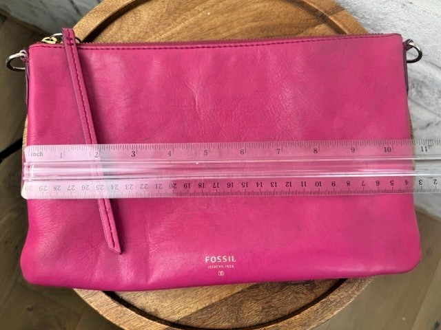 Fossil Sydney Crossbody Bag Adjustable Purse Clutch Fuchsia Hot Pink Leather