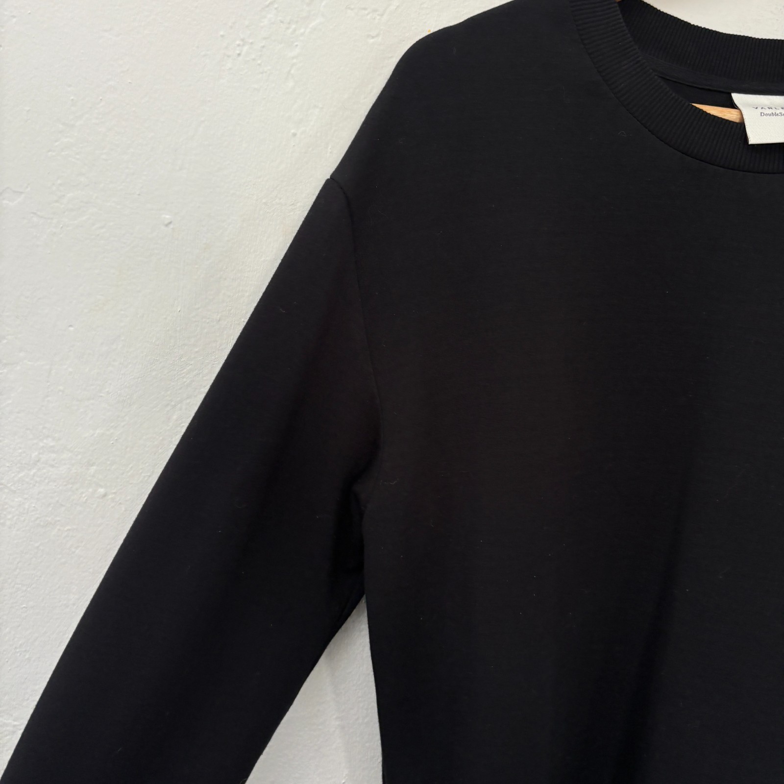 Varley Doublesoft Charter Sweatshirt 2.0 Women Size Medium Black Pullover FLAW