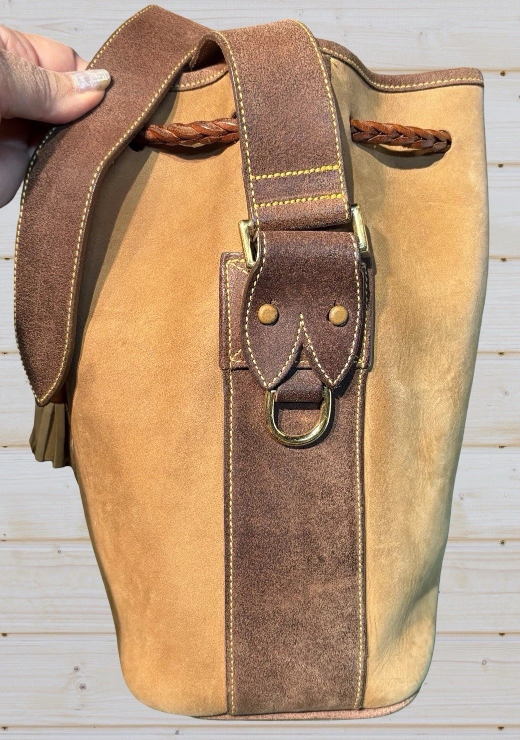 Dooney Bourke Vintage Saddle Tan Brown Bucket Drawstring Sac Bag Nubuck Leather