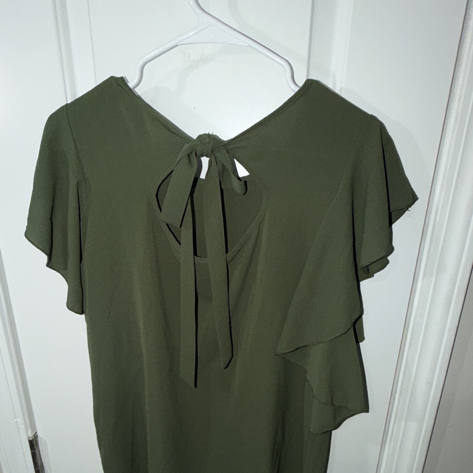 SHEIN Women’s M Green Solid V-Neck Short Flutter Sleeve Pullover Ruffle Blouse