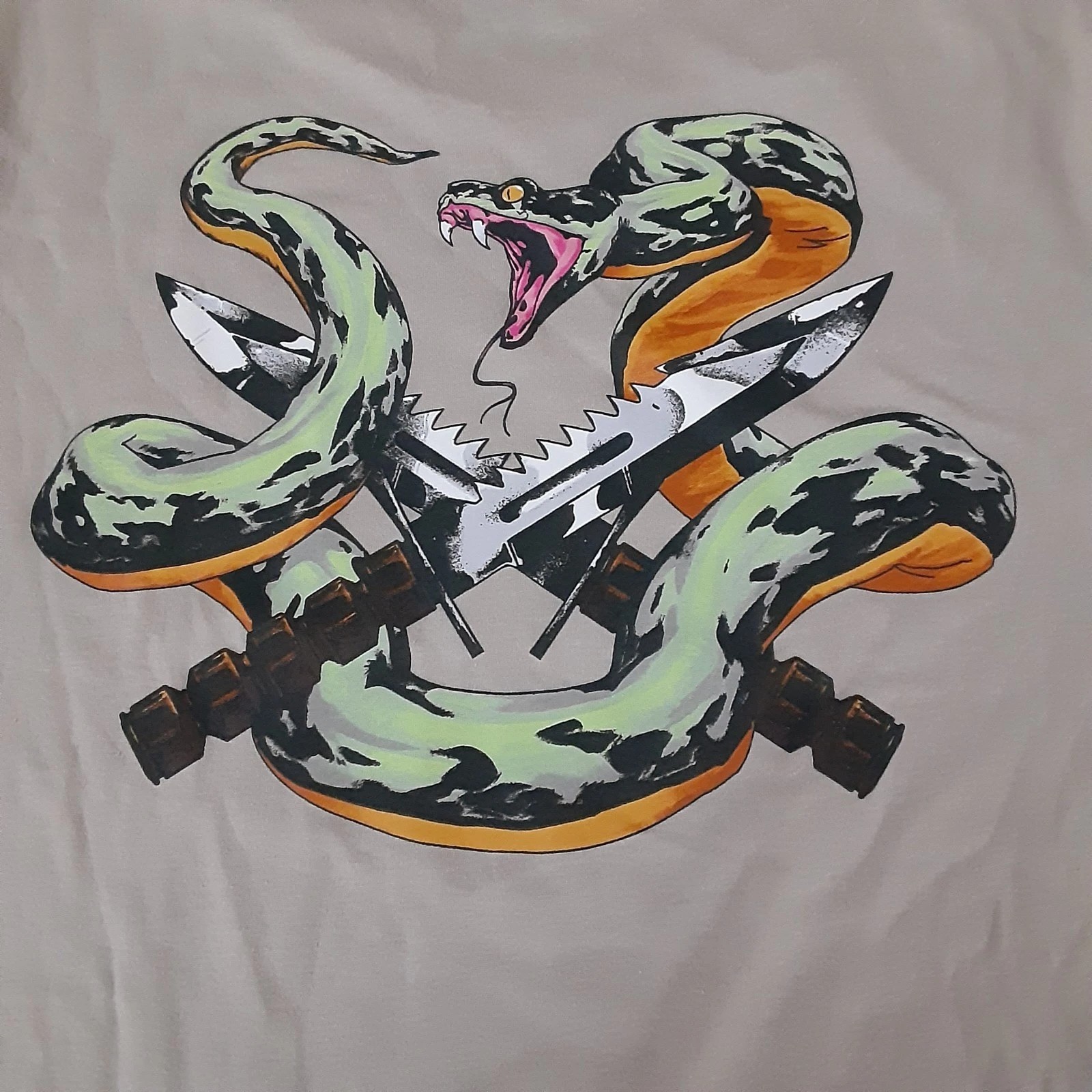 Under Armour UA Shirt Mens Medium Beige Freedom Snake T Graphic Tee USA Flag New