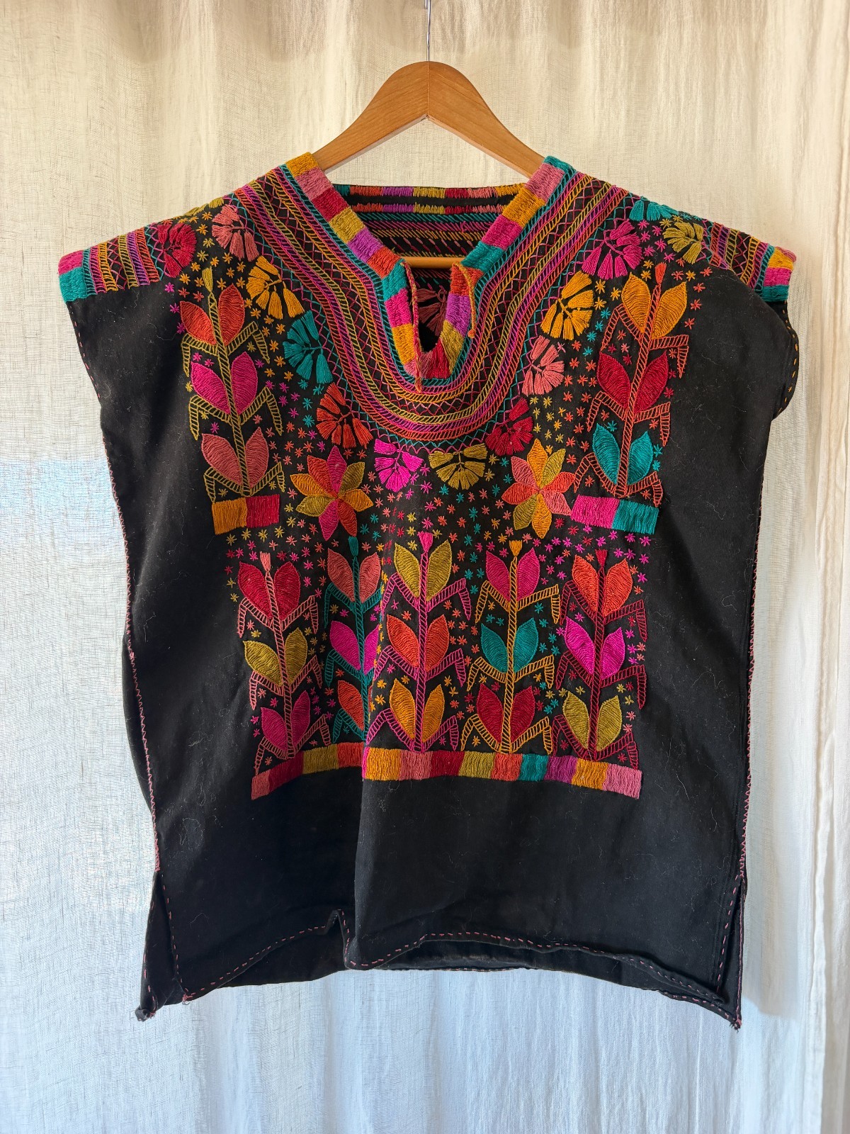 Embroidered Mexican Top for women sz M-L