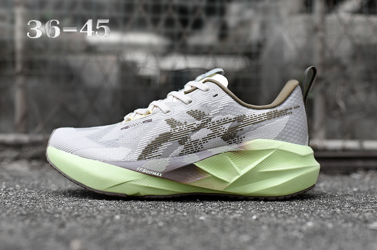 Novablast 5 Men Shoe Comfort Lifestyle Sneaker