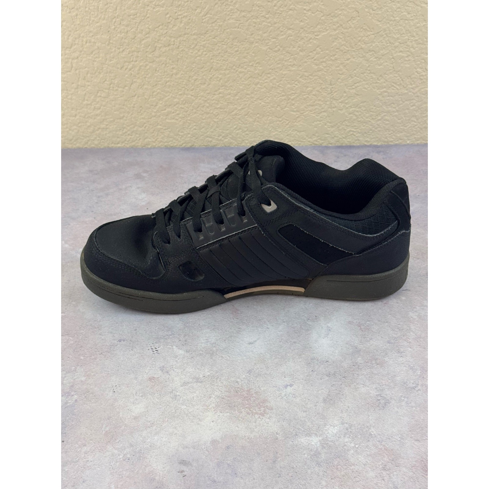 DVS Celsius Mens Size 13 Skateboarding Shoes Black-Gray DVF0000233
