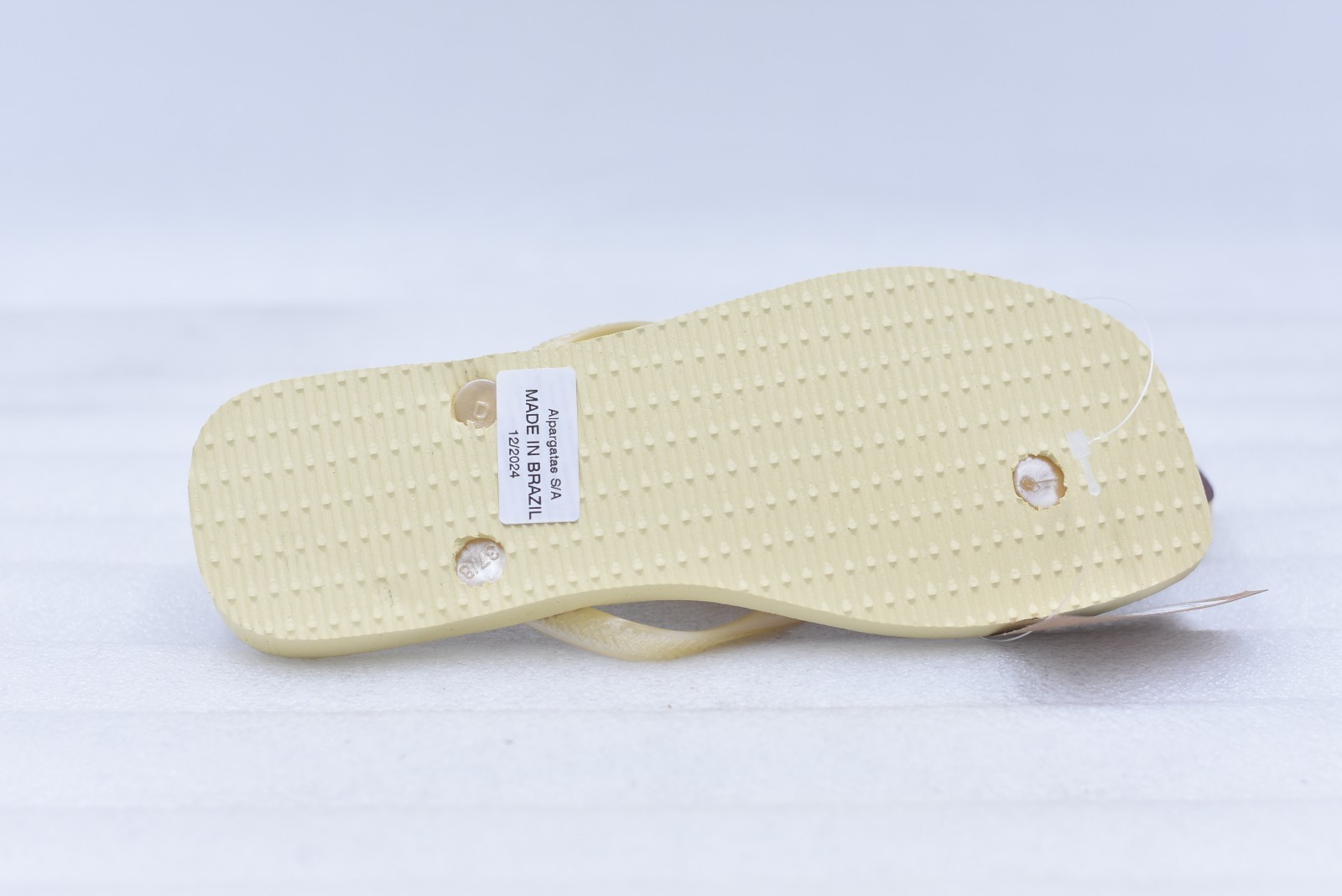 Womens Havaianas Slim Square Flip-Flop Sandals – Buttercream Size 9/10(EU 41-42)