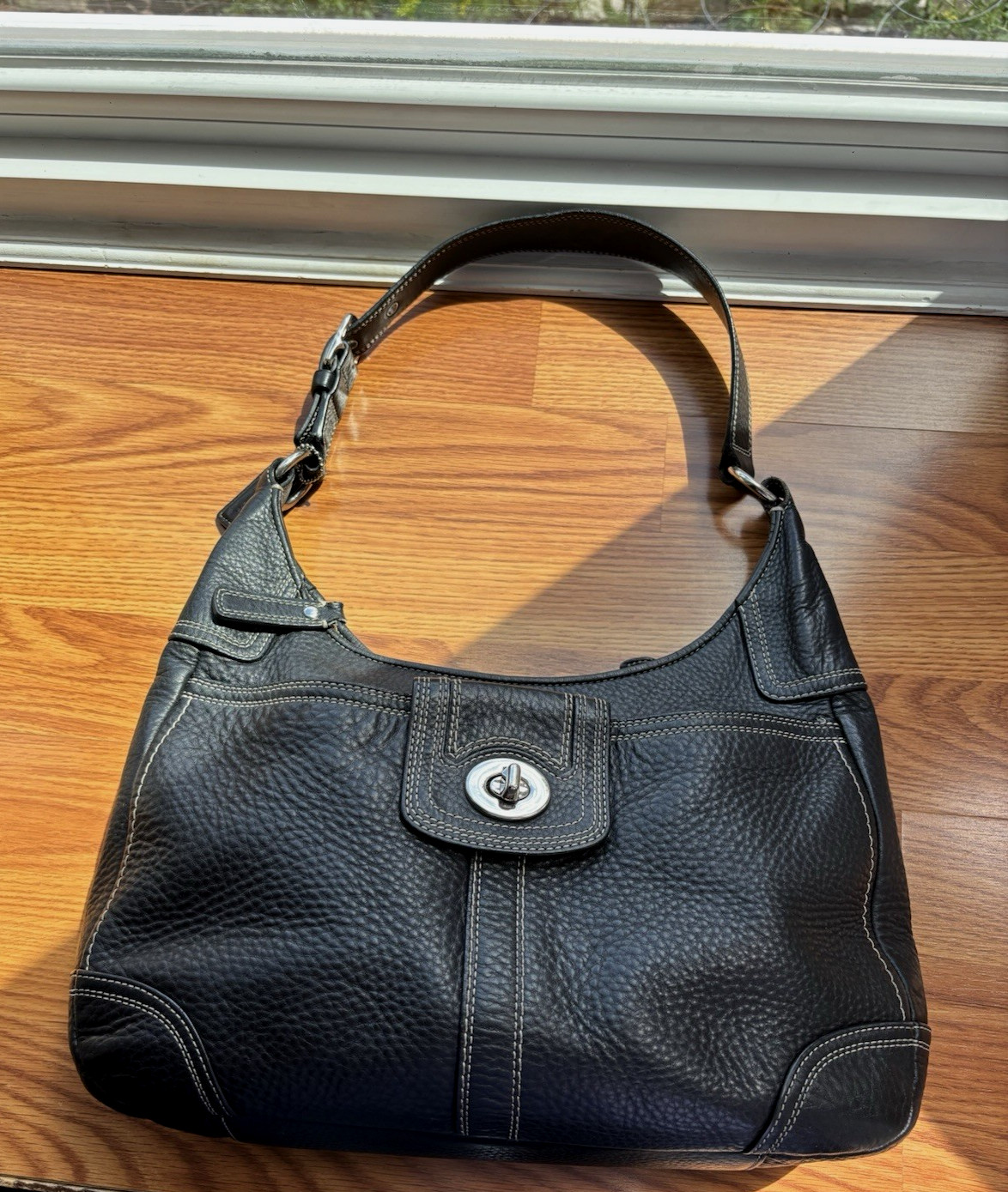 Coach Black Womens Pebbled Shoulder Bag Turn Lock F13956-See Description