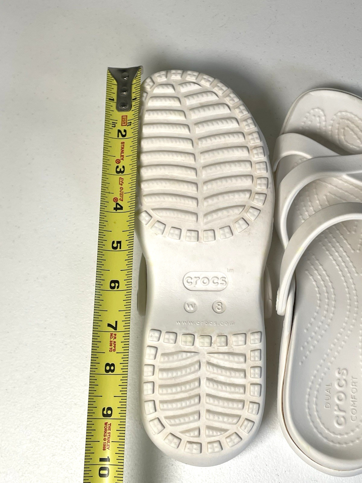 Crocs Women’s 8 Kadee II Strappy Sandals White Casual Flats Shoes Beach Summer
