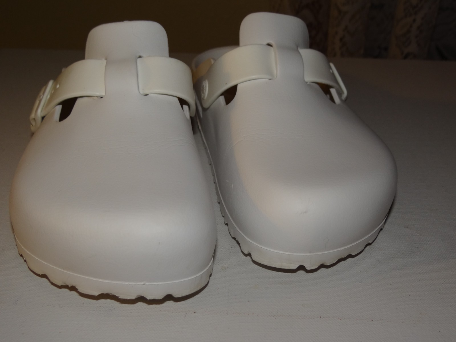Birkenstock Boston Essentials White EVA Unisex Clogs Sz 39 M 6 L 8 gently worn
