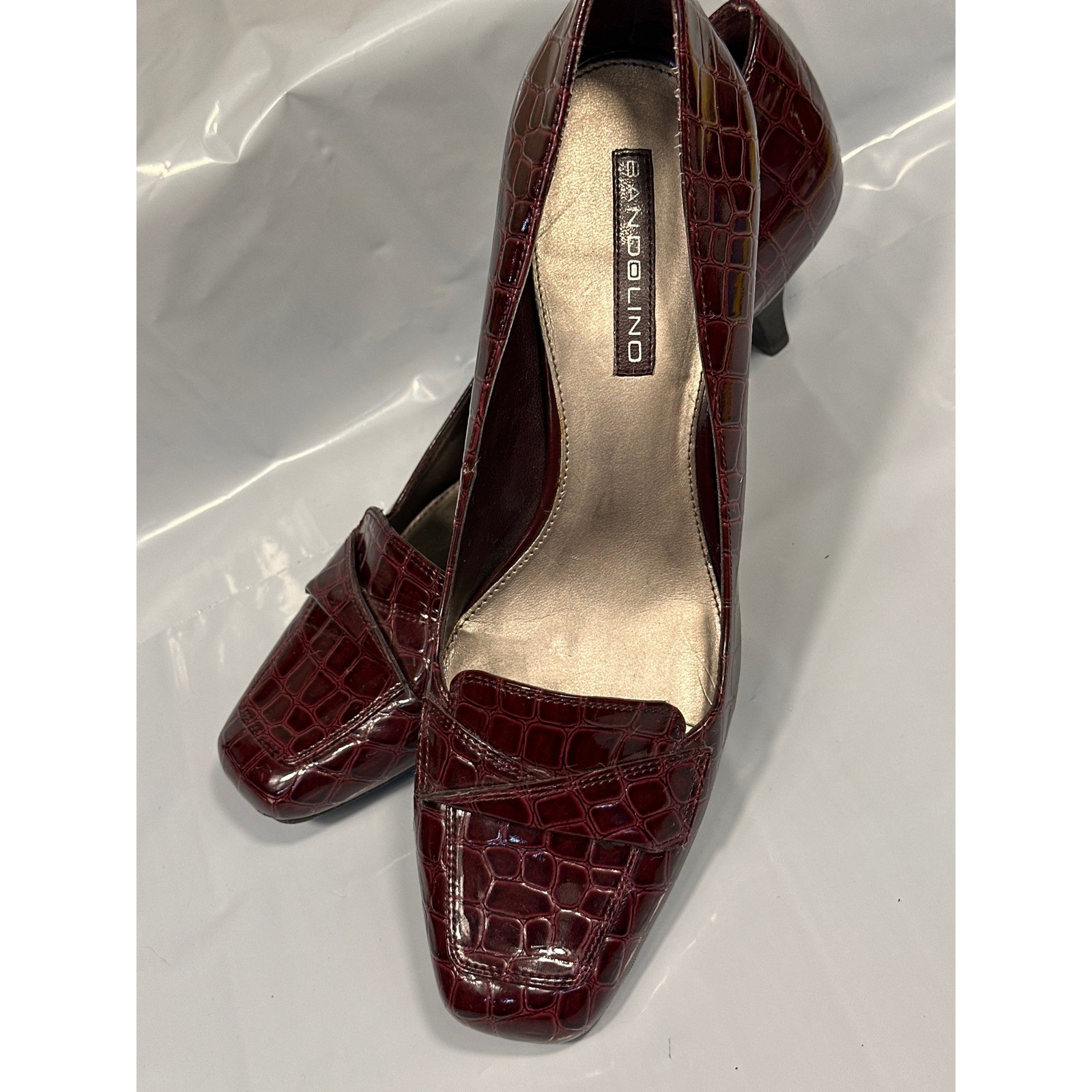 Bandolino Vintage Pumps Women 9M Burgundy Croc Embossed Patent Kitten Heel Excel