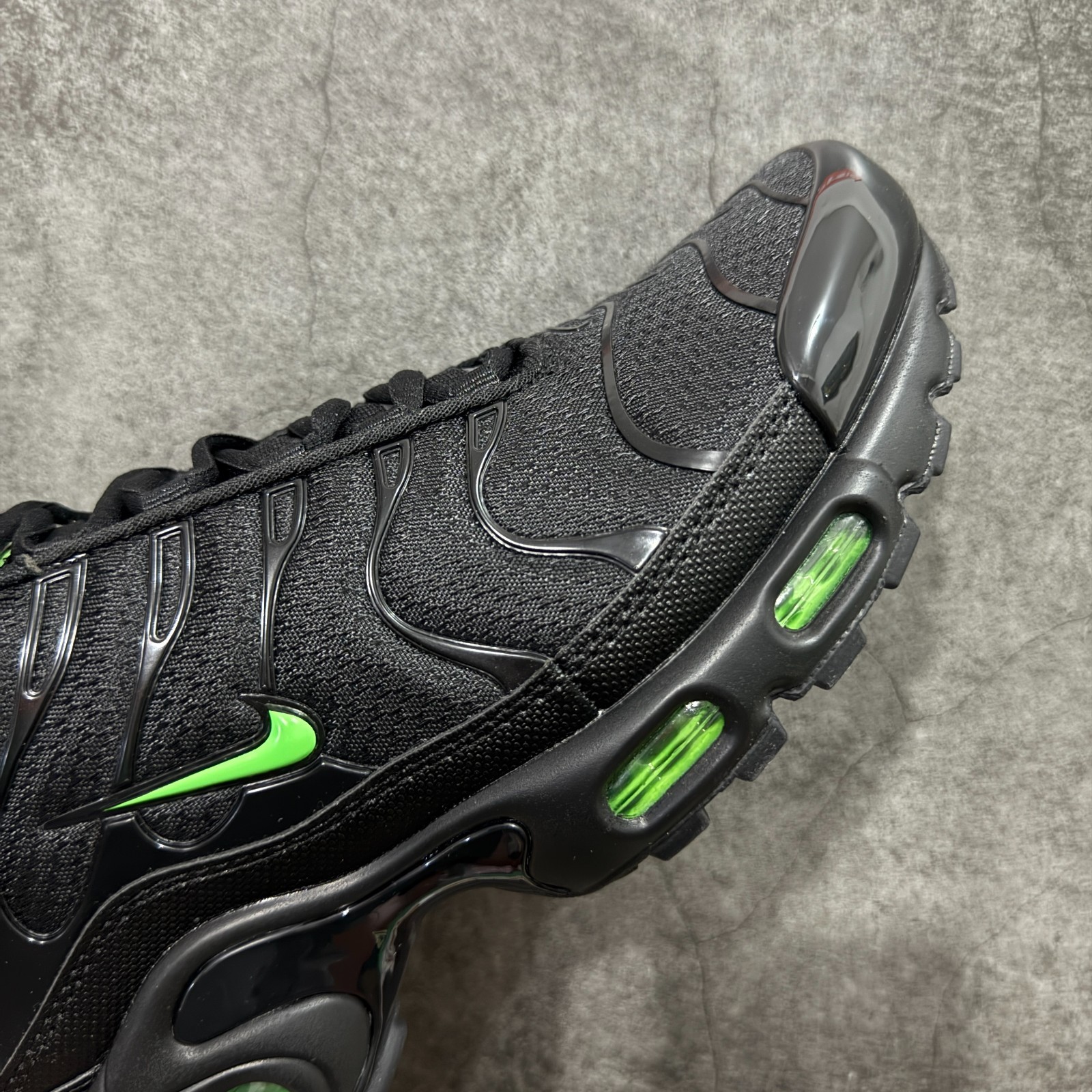 Nike Air Max Plus TN ‘Black Green Strike’ Men Sneakers