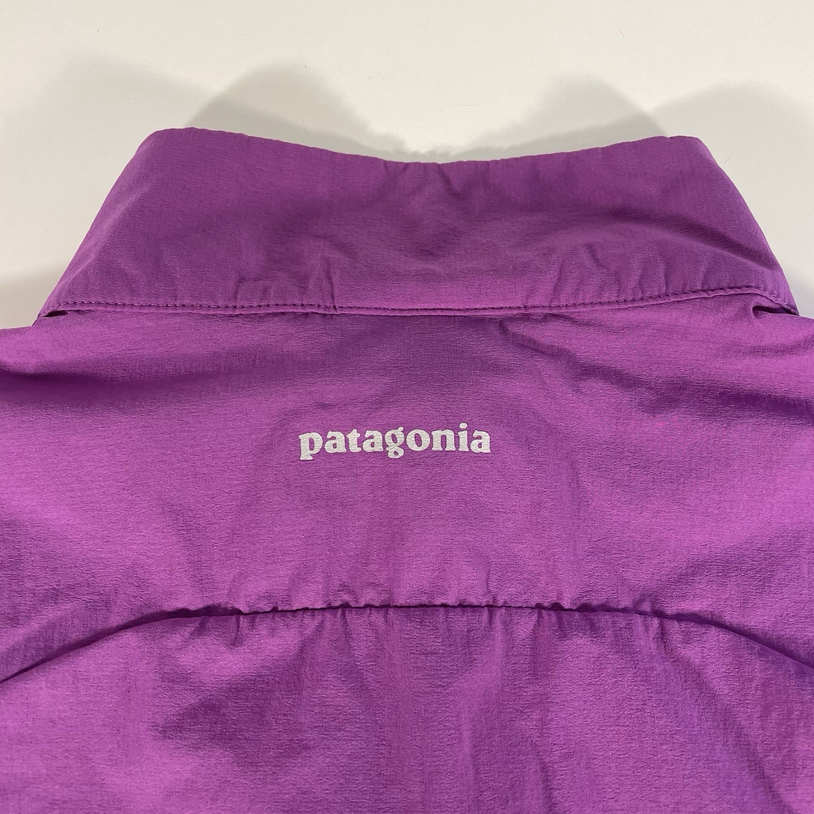 Patagonia Airshed Pullover Jacket Womens Medium Purple 1/2 Zip Lightweight 24195