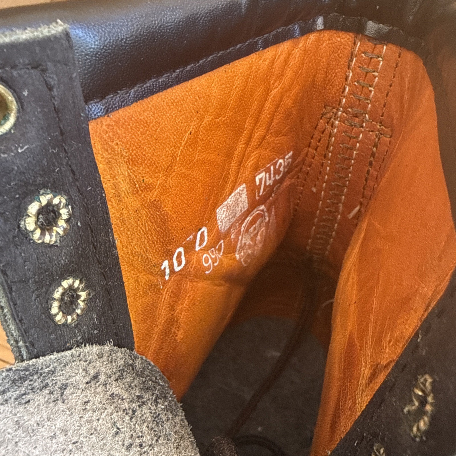 Size 10D Chippewa Military SEE PICTURES