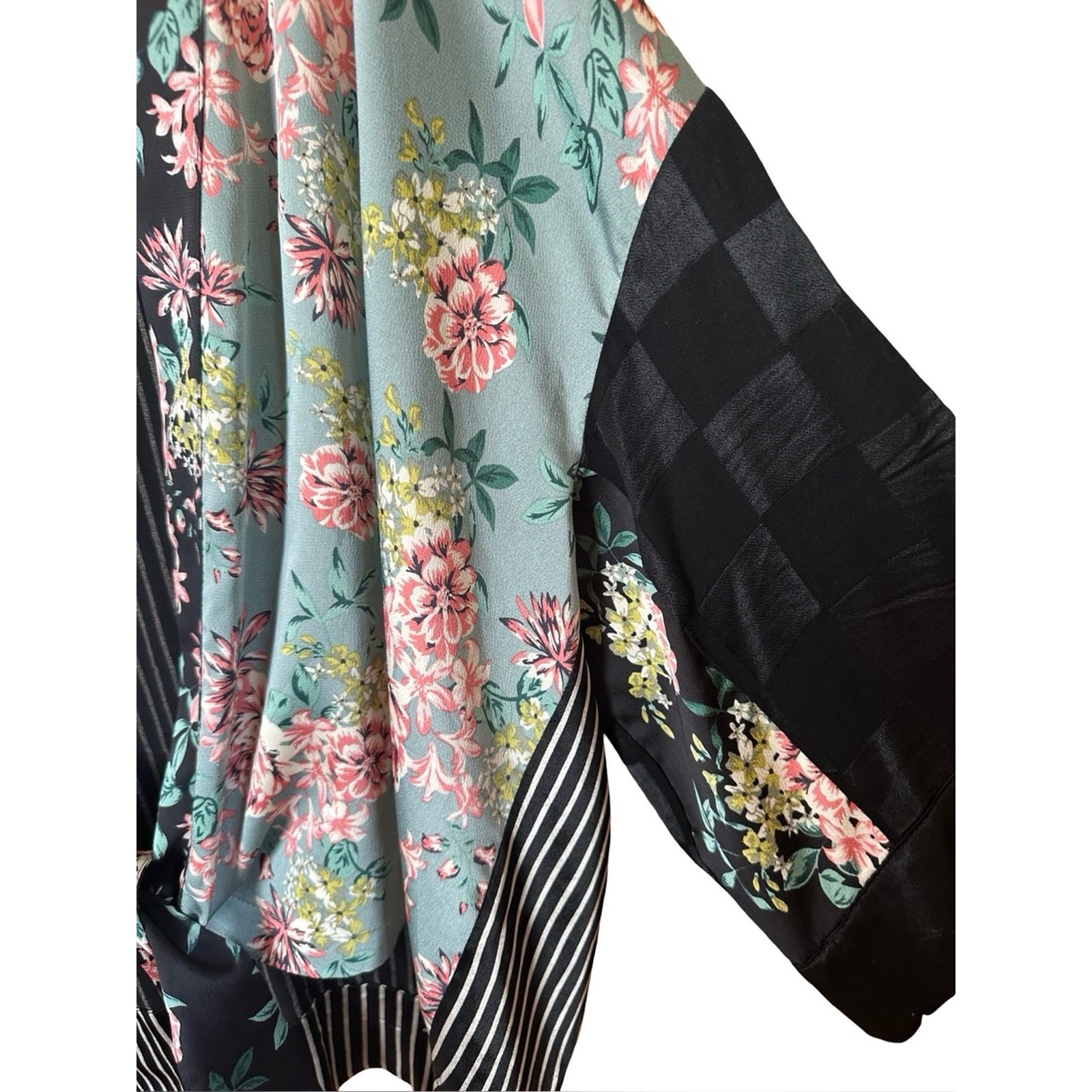 Alembika Layla Satin Kimono Toe Front Flowy Flowers Black Sz L