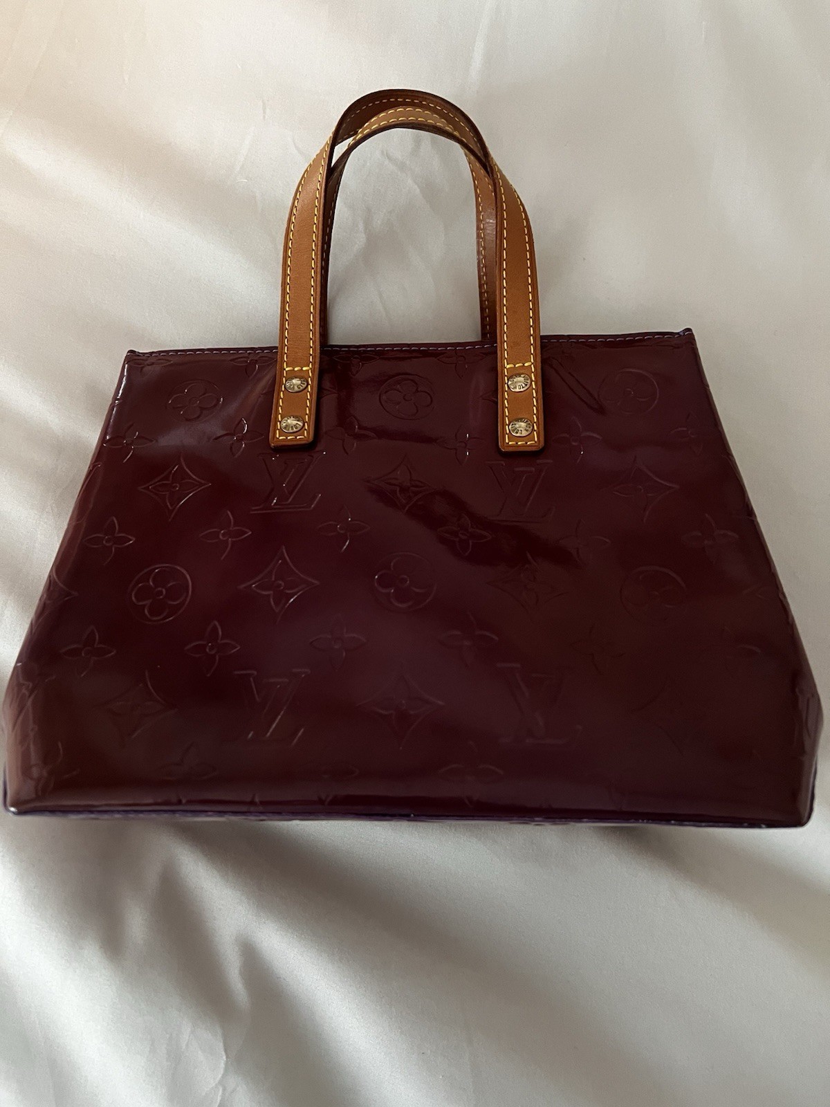 Louis Vuitton Reade PM Vernis Patent Monogram Embossed Burgundy Tote Bag