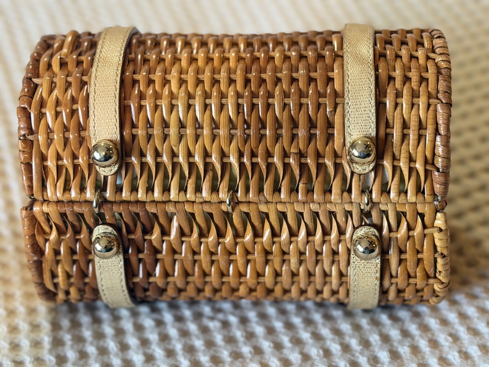 Kate Spade New York bamboo rattan log purse EXCELLENT used condition!