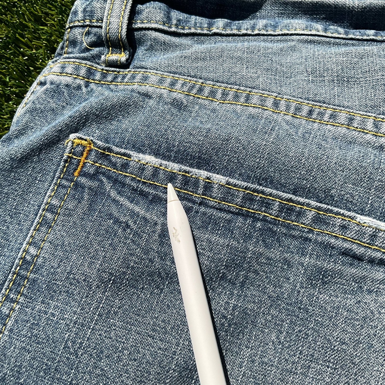 Vintage ‘98 Levi’s SilverTab Baggy Medium Wash Cutoff Jorts