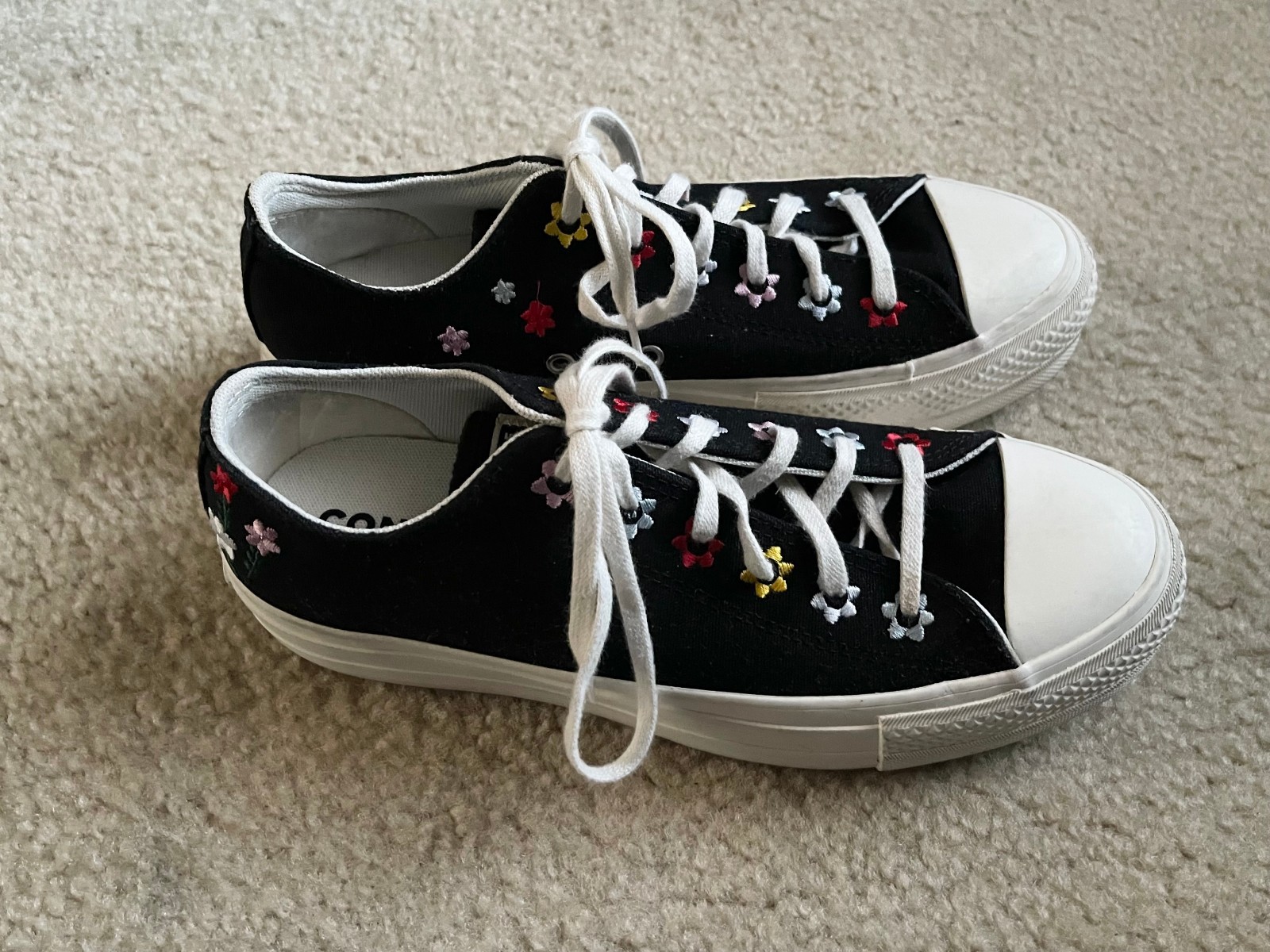 Converse Chuck Taylor AS Floral Embroidery Platform Shoes A02566F Women’s Size 8