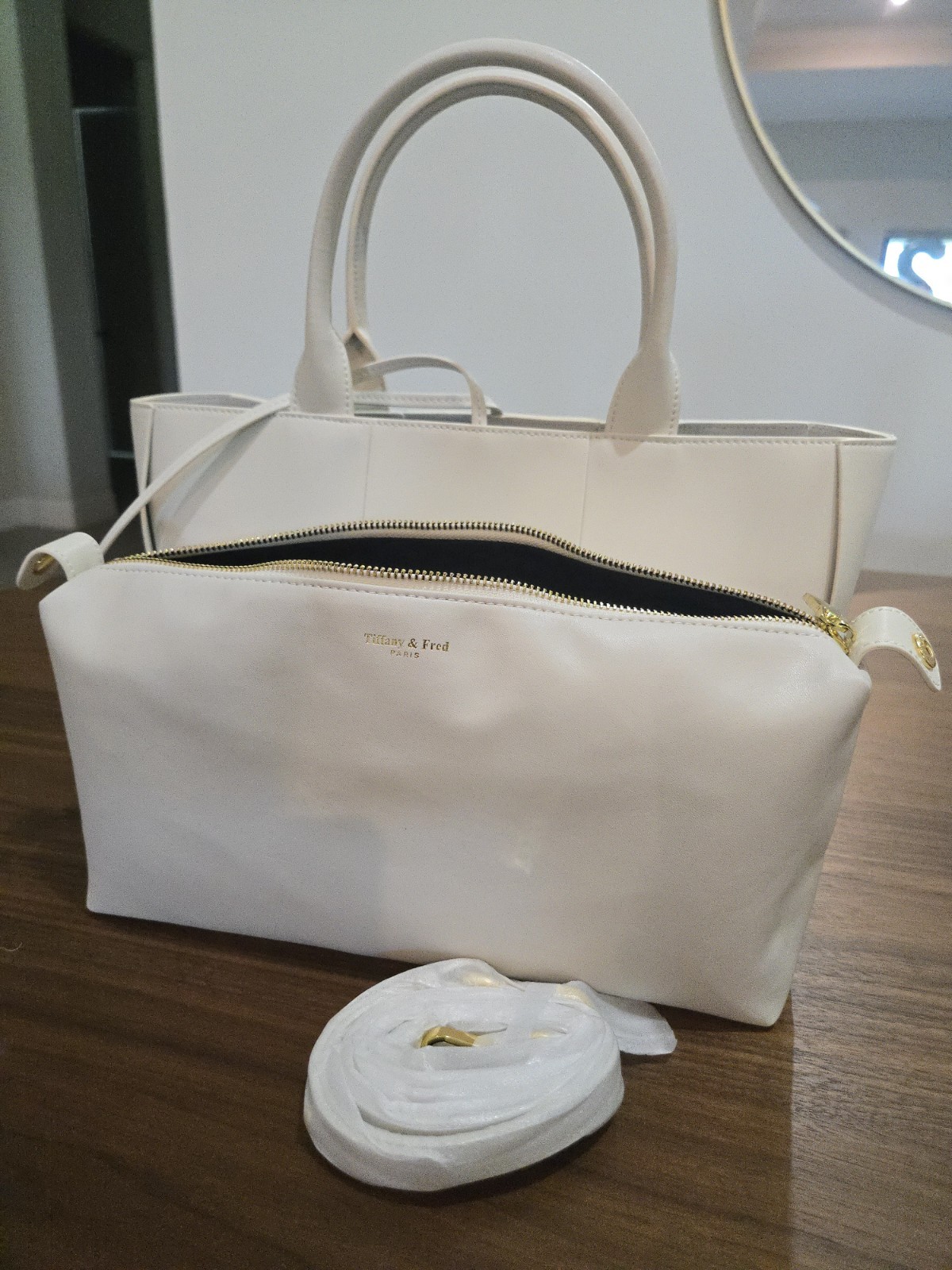 Tiffany & Fred Woven Smooth Leather Tote Bag w/ Inner Pouch And Gold Hardware