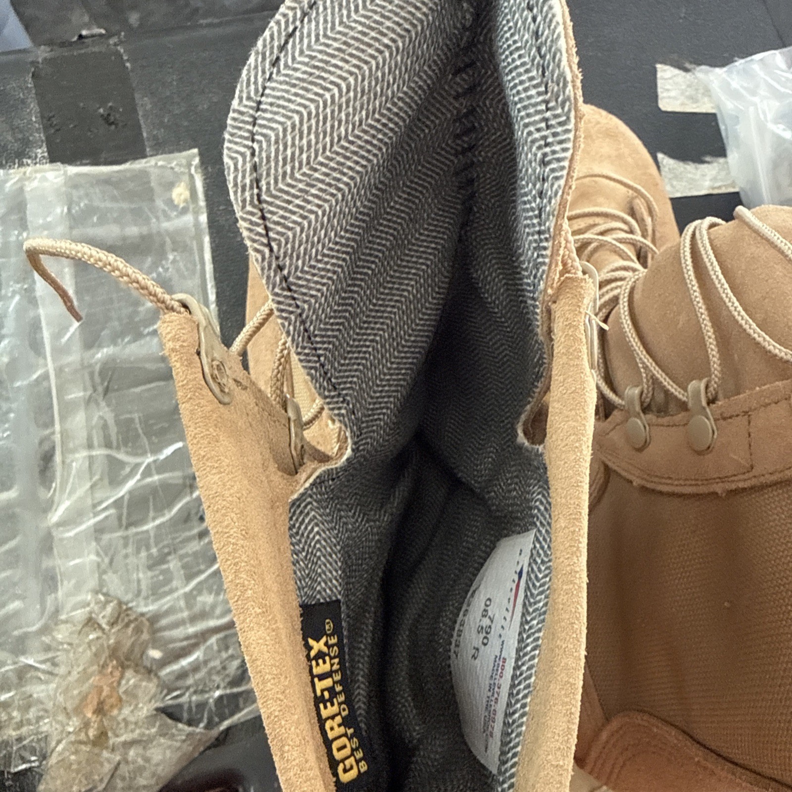 READ DESCRIPTION Belleville Desert Tan Combat Boots Gore-Tex Vibram 8.5R Used