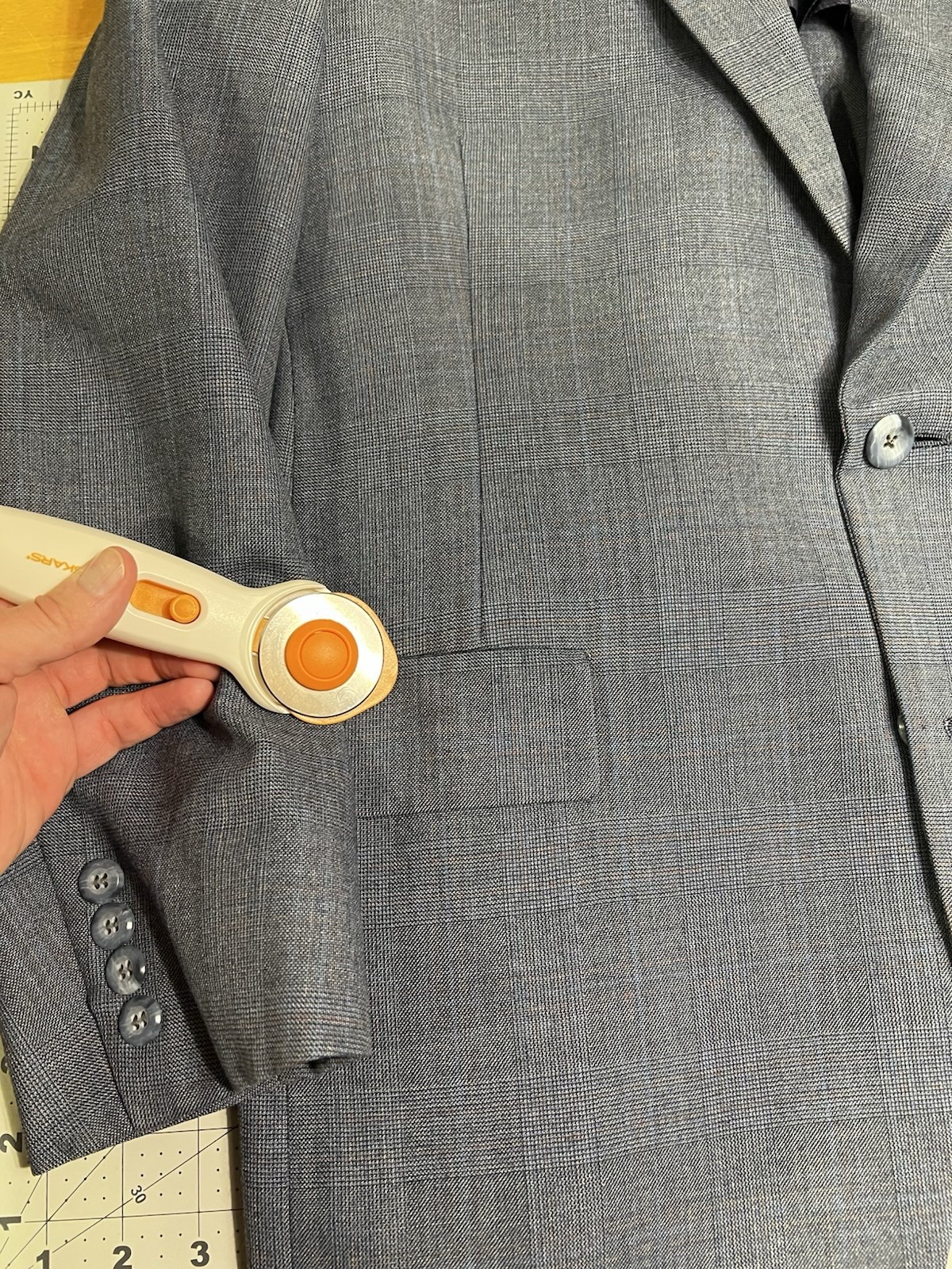 Hart Schaffner Marx Men’s Blue Wool 3 Piece Suit