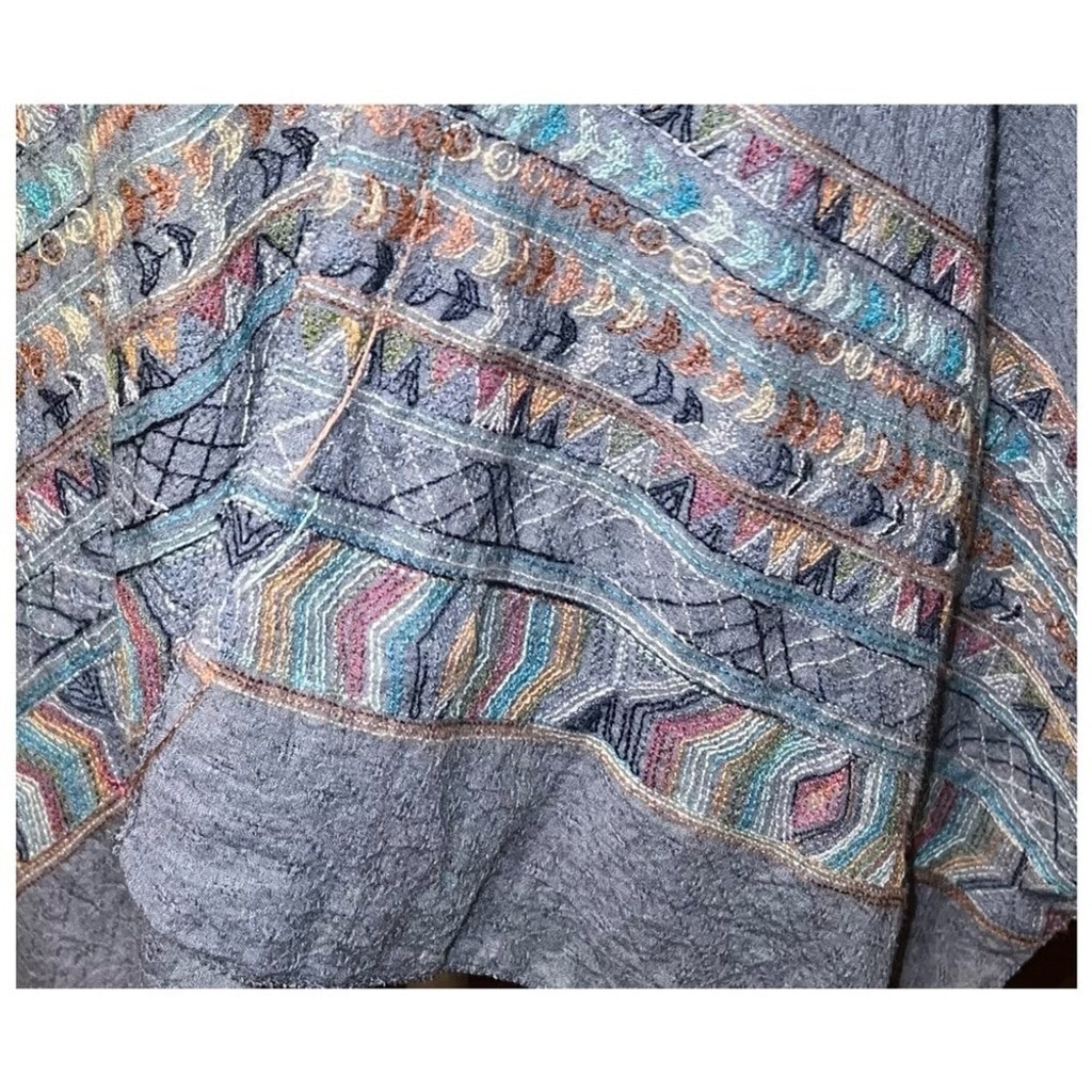 Kimono – Embroidered – Source Unknown – One Size Fits Most