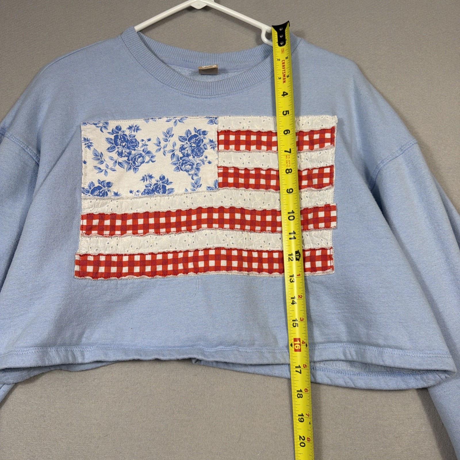 MESSY BUN JUST CHILLIN Cropped American Flag Sweatshirt Y2K USA Sz XL