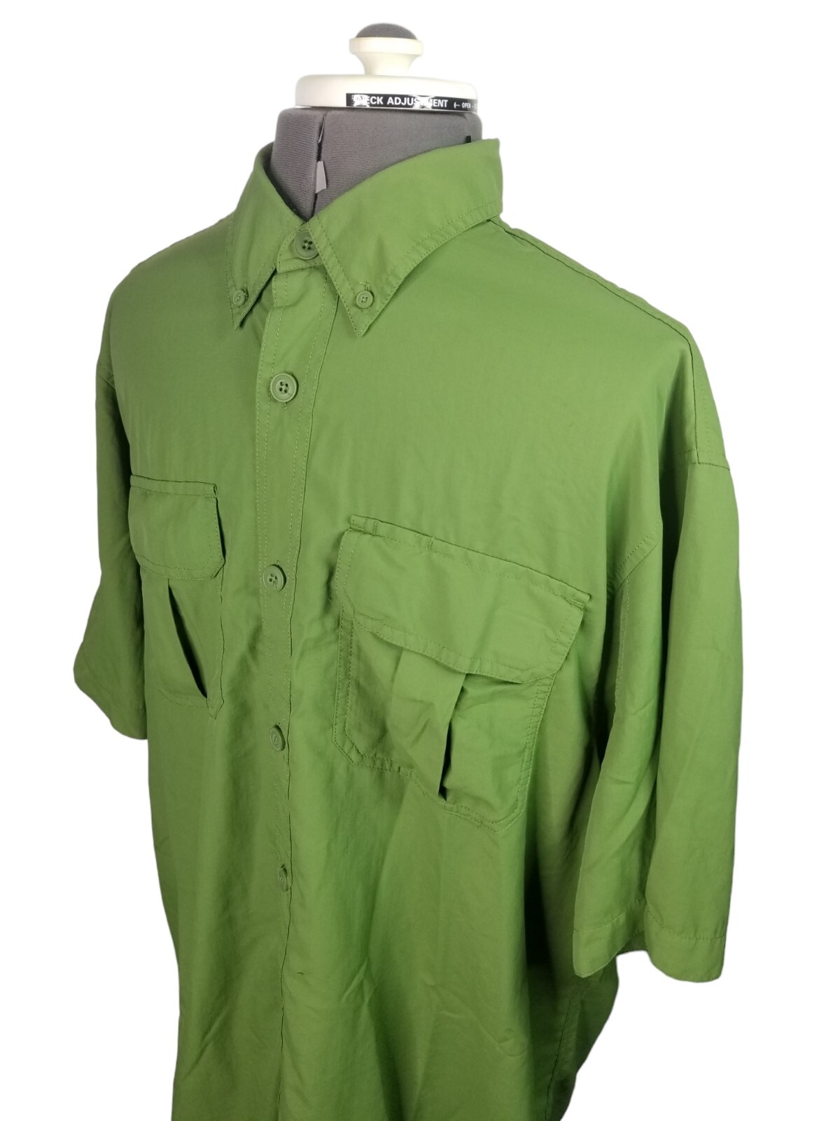 Duluth Trading Co Button Down Shirt Men’s Size LARGE Green PIT TO PIT 24 IN