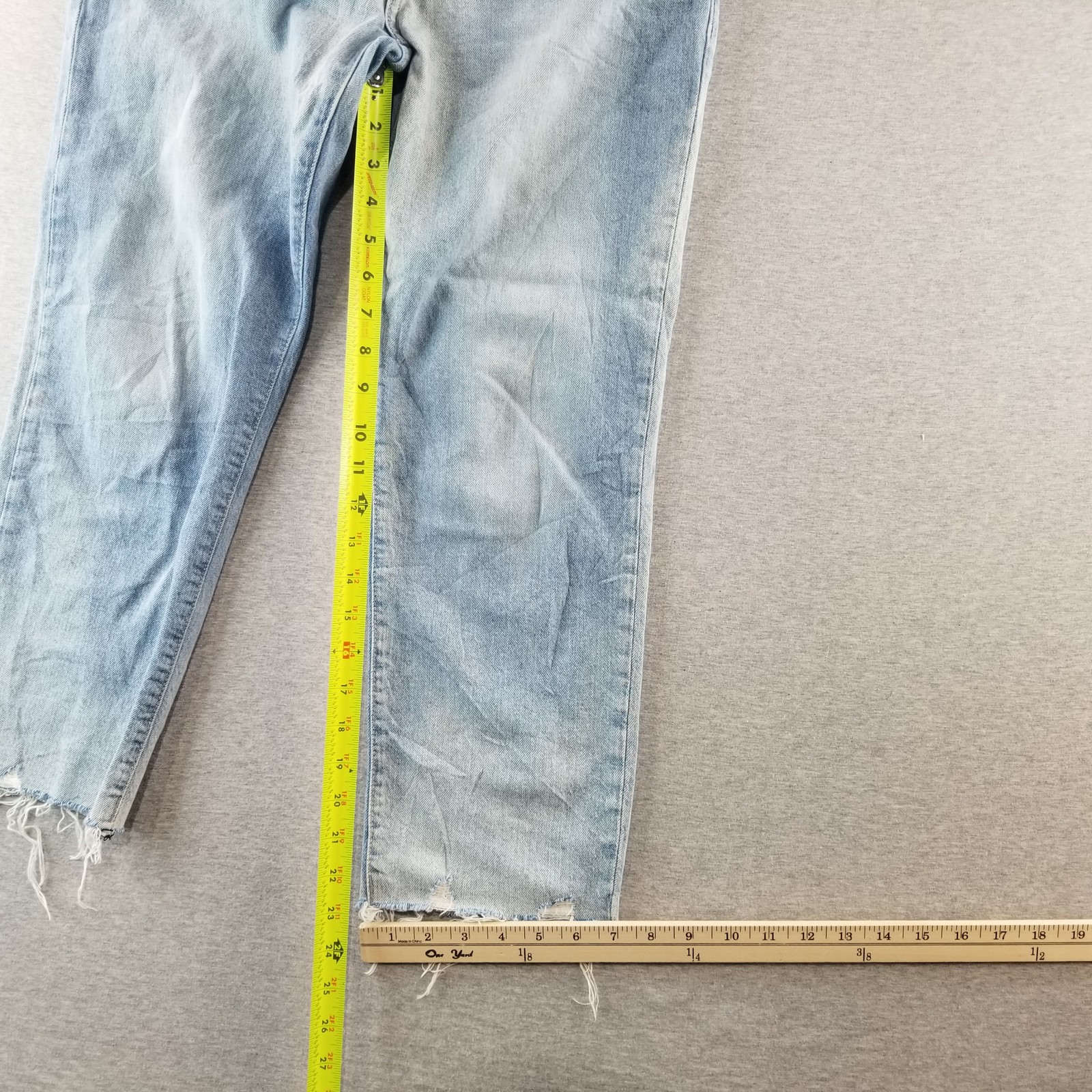 Gap Jeans Womens Sz 2/26R Universal Slim Boyfriend Light Wash Normcore Cute Nice