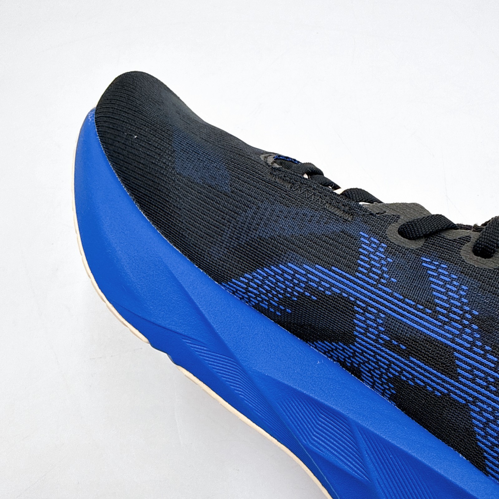 ASICS Novablast 5 Cobalt Burst 1011B974 004 Men’s Running Shoes US 6.5-11