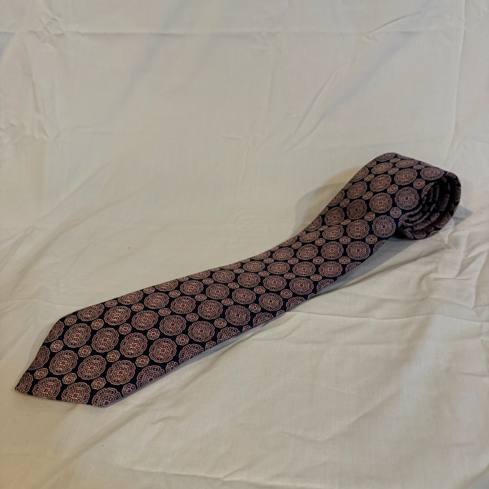 Ivy Crew Mens Necktie Blue Purple Geometric Medallion Polyester Tie 3.25 In