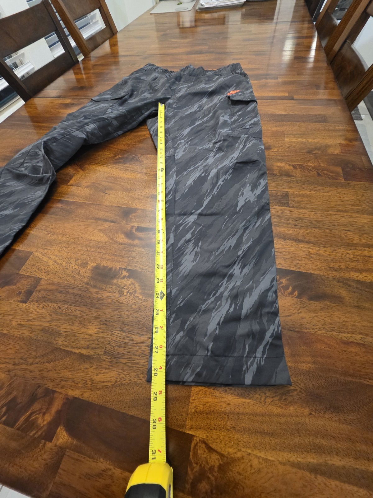 nike cargo pants camo black grey gray orange anthracite large womens