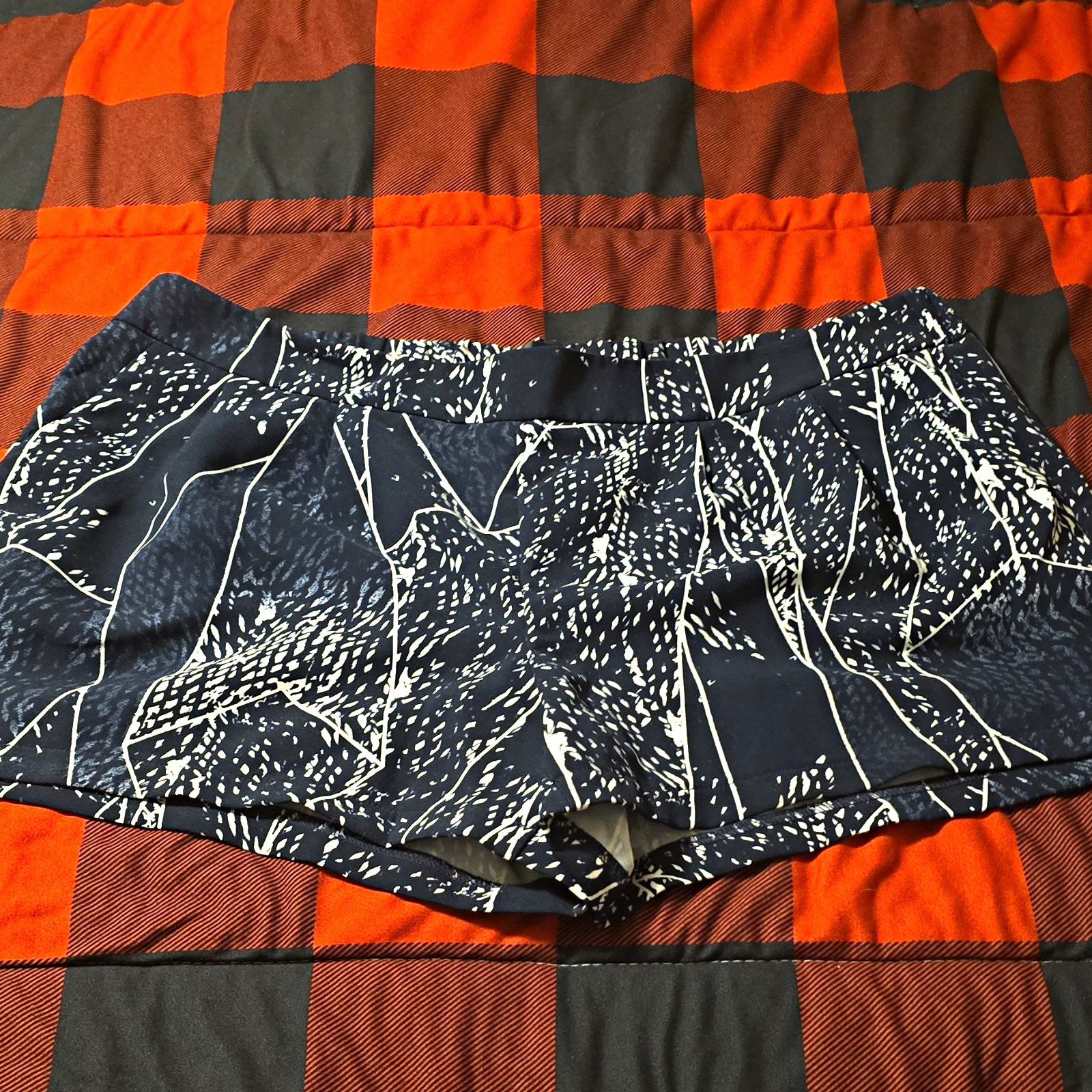 Mossimo Womens L/G Blue White Abstract Pull On Shorts Elastic Waist Mid Rise