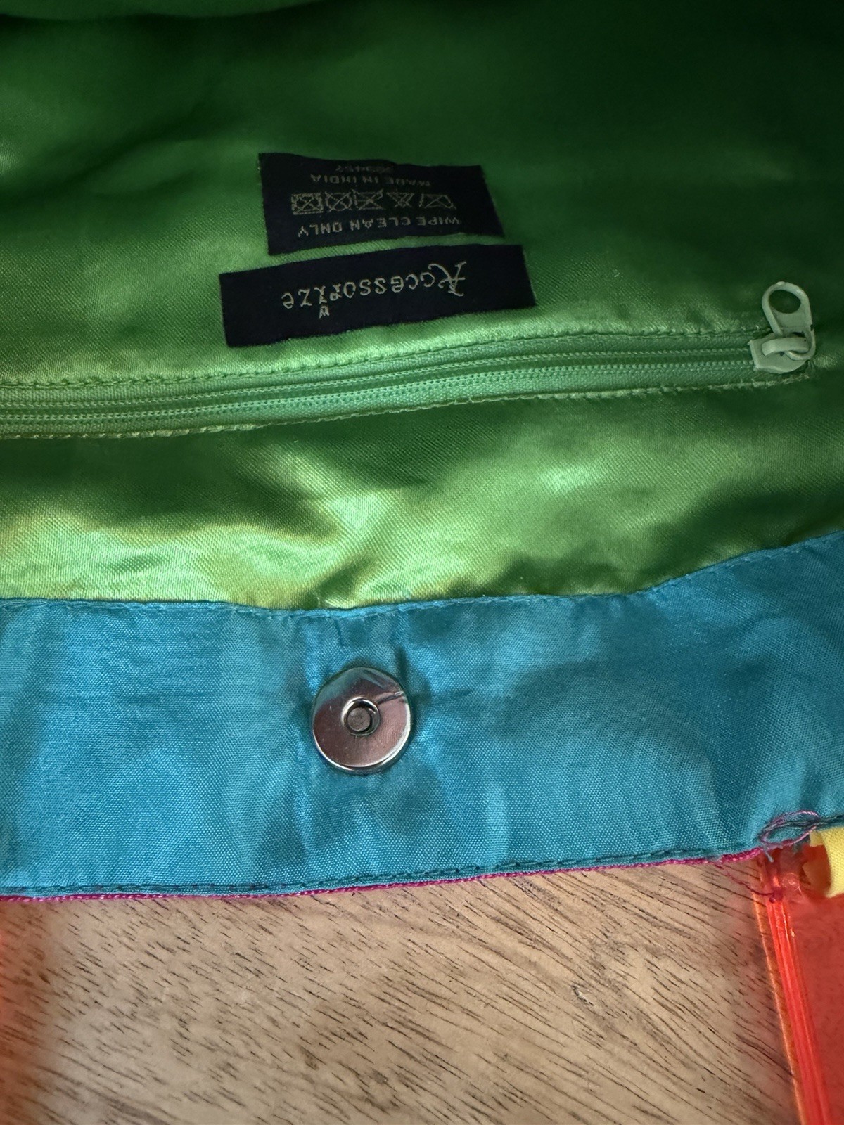 Accessorize Handbag Embroidered Parrot Tropical Dbl Plastic Handles 11.5” Square