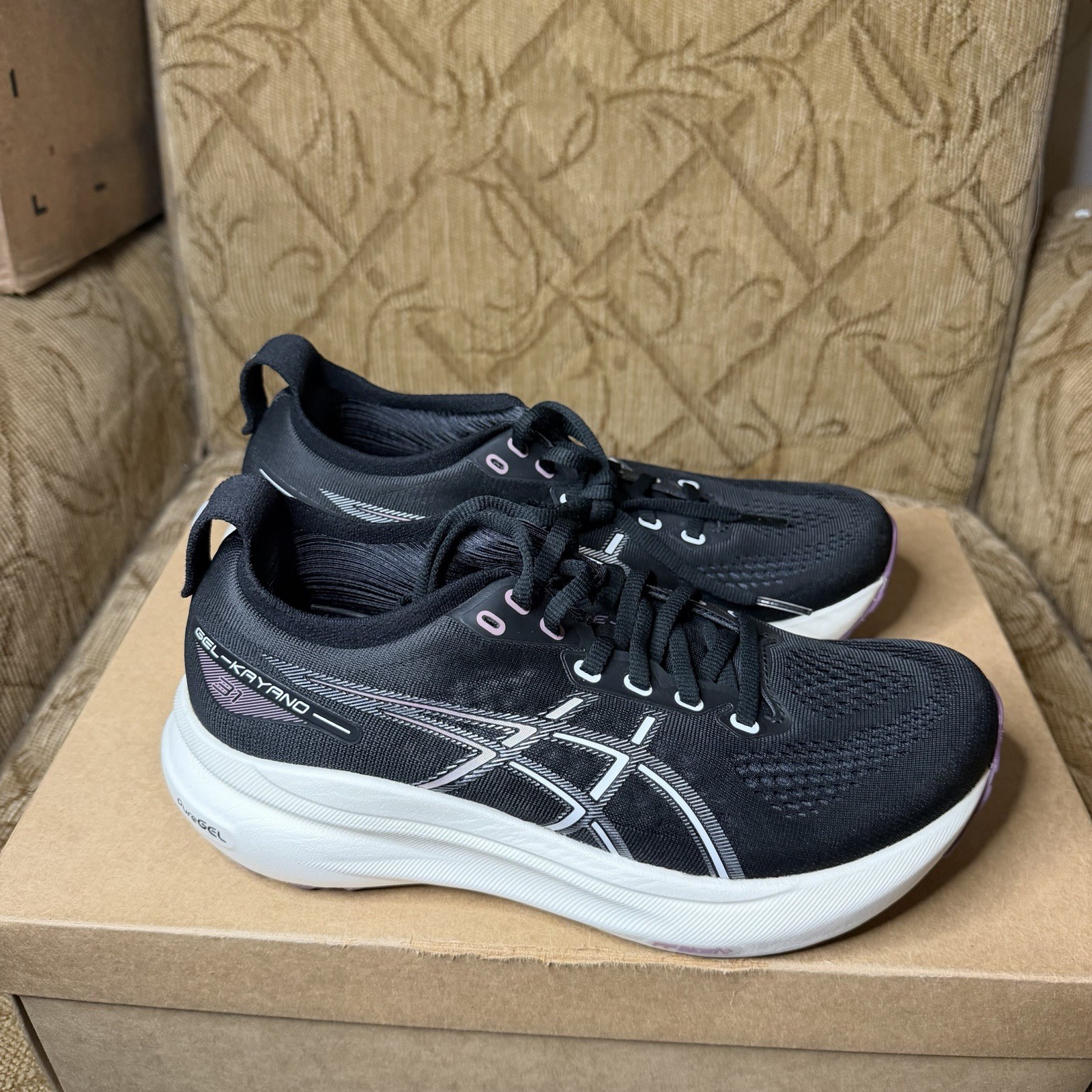 MISMATCH SIZES!! Asics Gel-Kayano 31 Women’s Black White Athletic Running Shoes