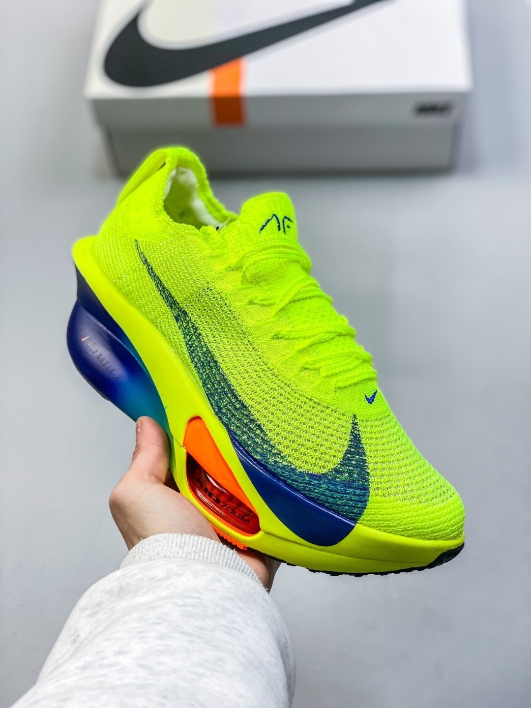 Nike Air Zoom Alphafly NEXT% 3 FD8311-700 Sneakers–Iconic Casual Shoes for men