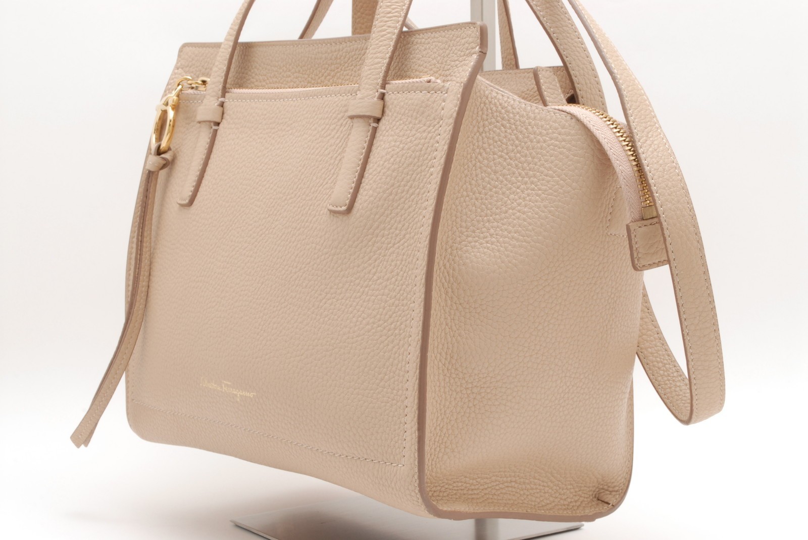 Salvatore Ferragamo Shoulder Hand Bag AMY Gancini Leather Pink Beige