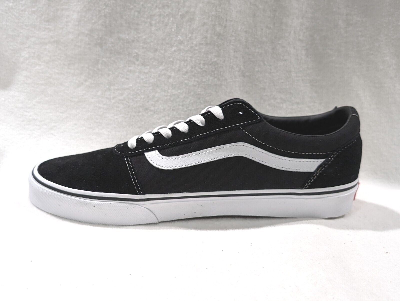 Vans Men’s Ward Black/White Suede/Canvas Mix Skate Shoes – Size 9/10 NWB