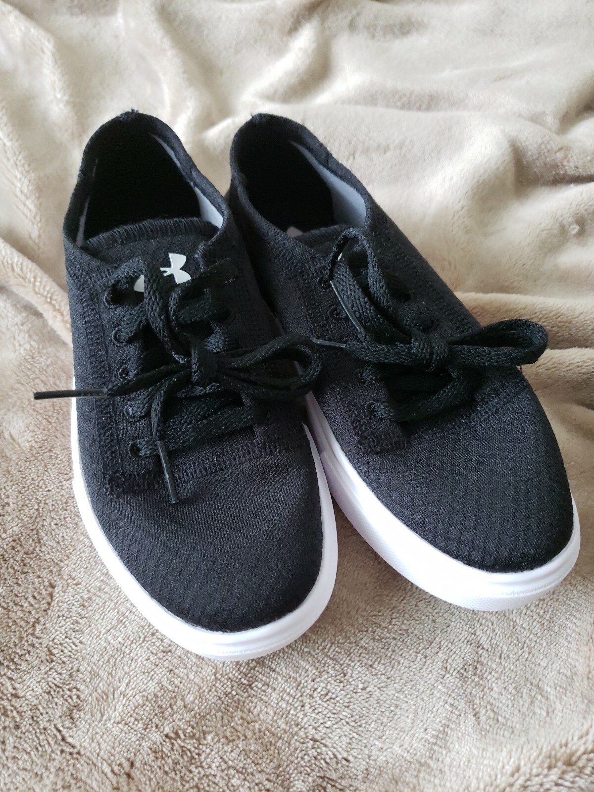 Girls Black & White Under Armour Kickit 2 Low LTW Walking School Shoes, 12.5K US