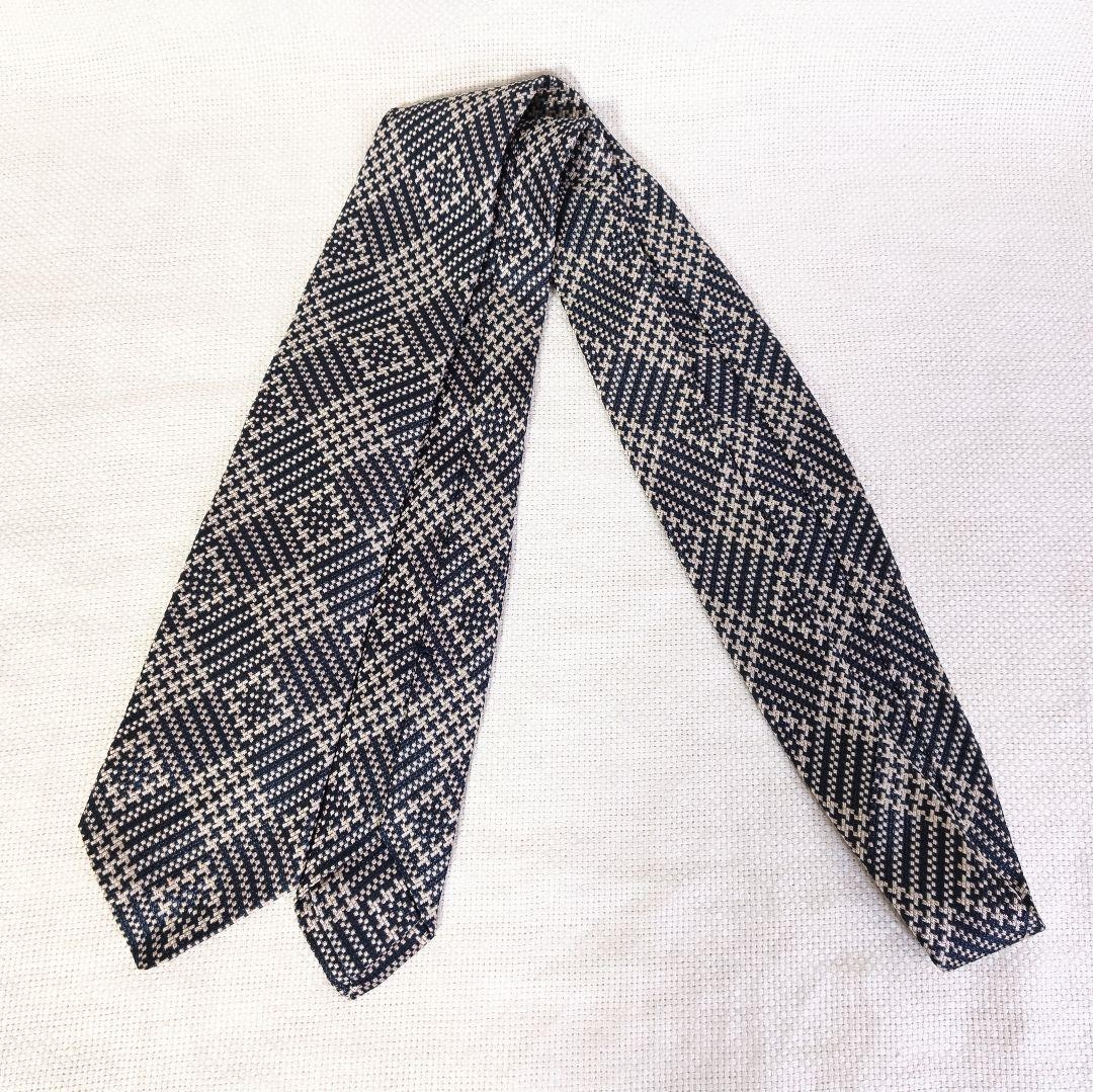 Kiton Sette Pieghe Check Navy Silk Necktie Very Good 8.3cm