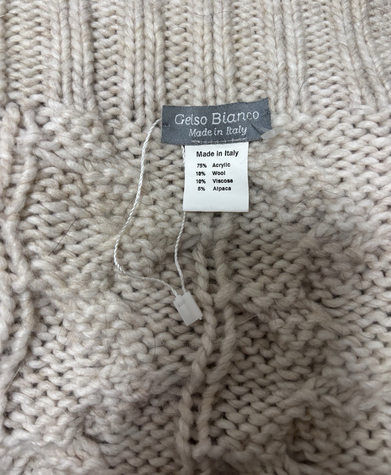 GELSO BIANCO ITALIAN CHUNKY CABLE KNIT ALPACA BLEND PONCHO OATMEAL COLOR . NEW .