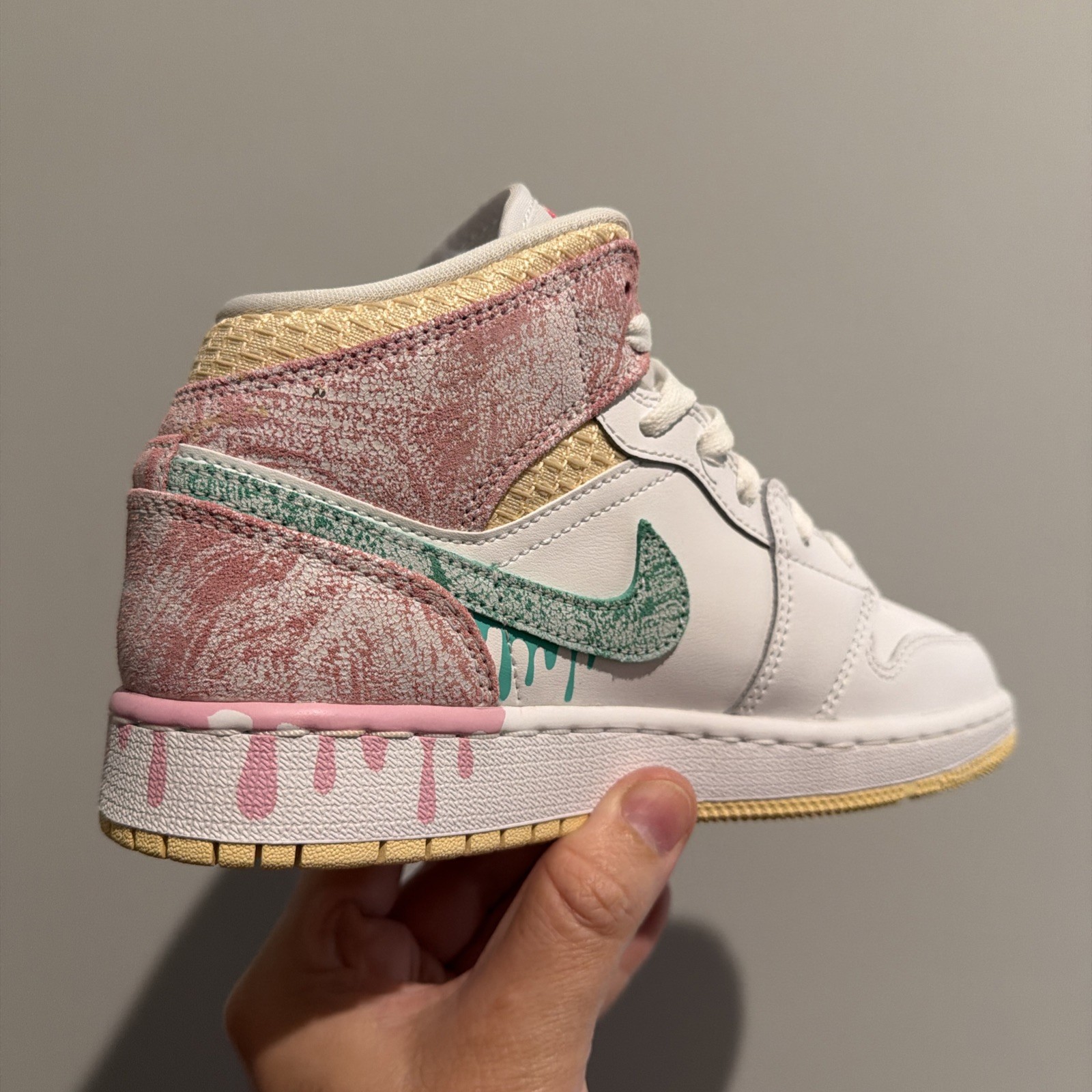 Air Jordan 1 Mid SE (GS) White/Green Glow-Arctic Punch DD1666-100 Size 4.5Y