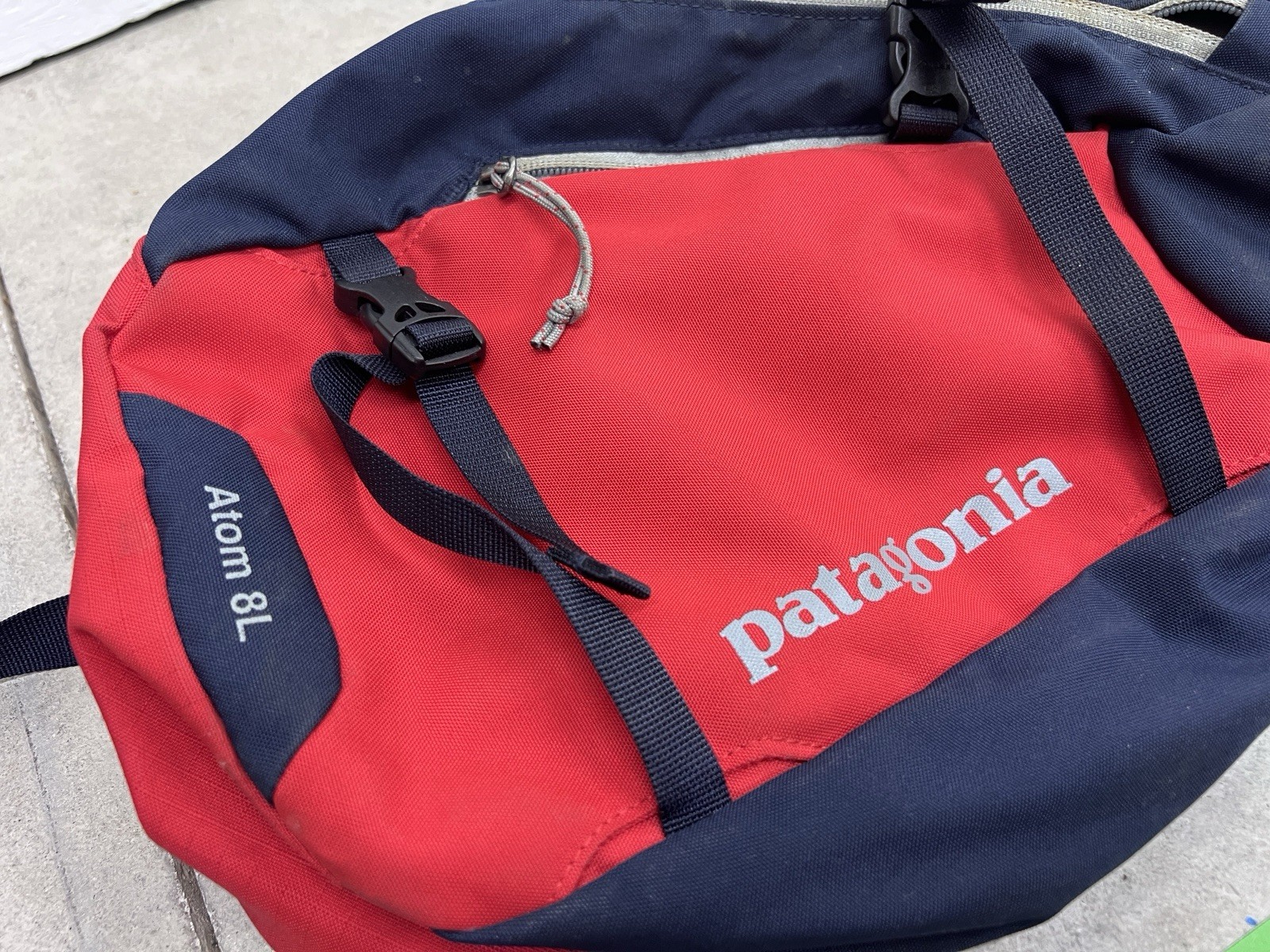 Patagonia Stealth Atom 8L Sling Pack Backpack Bag Pack Blue Red Grey