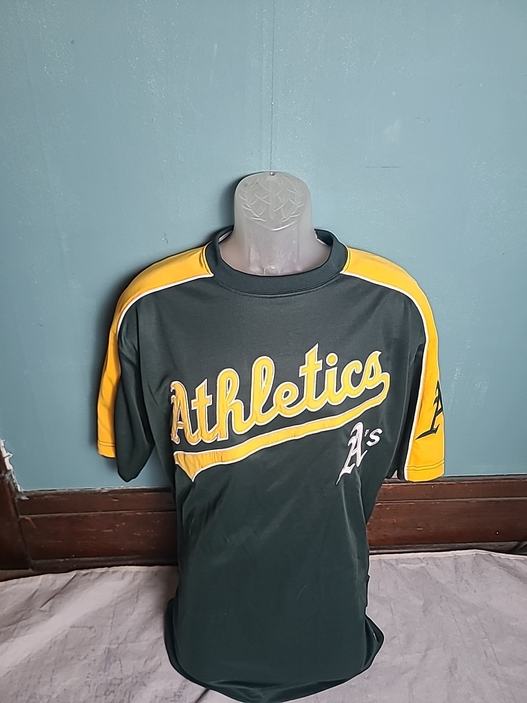 Oakland Athletics A’s Shirt Men’s Large L MLB Stitches NWT Embroidered Logo